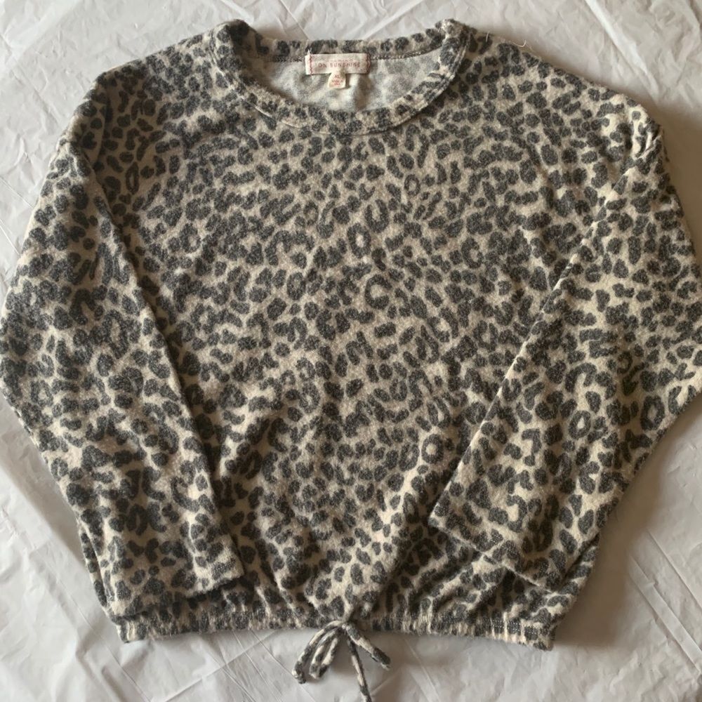 Soft and fuzzy leopard print sweater XL
